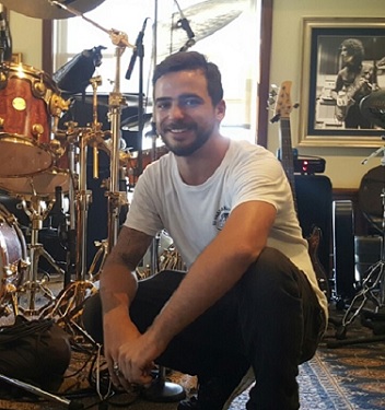 Recording Connection grad Jason Abranches Gets in with Mick Fleetwood on Maui! Jason Abranches inset